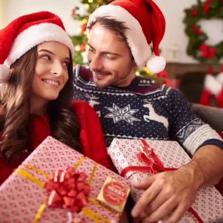 Samen de Feestdagen Vieren: Tips voor Nieuwe Koppels rond de Kerst Periode