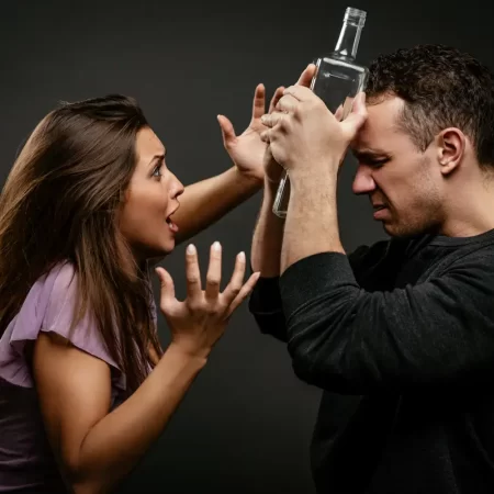 Relatieproblemen door alcohol: 10 Tips als je partner alcoholist is